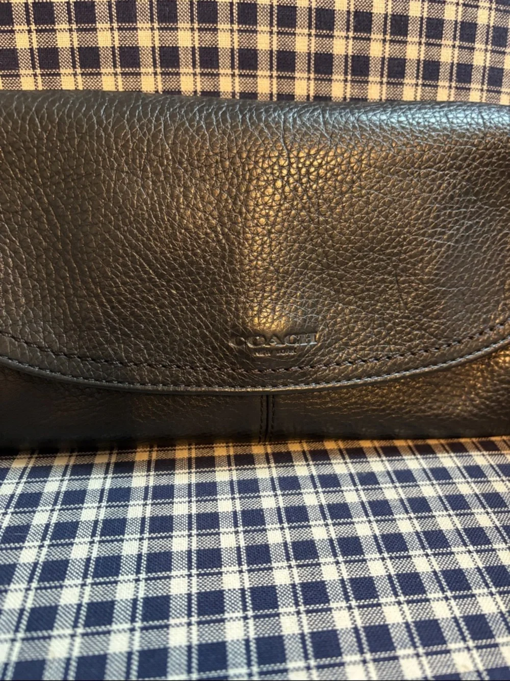 Coach Park large flap Black Pebbled Leather clutch - Picture 2 of 10